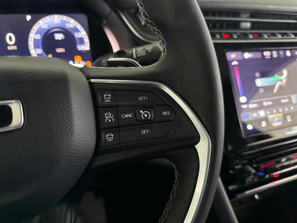 2023 Jeep Grand Cherokee Laredo