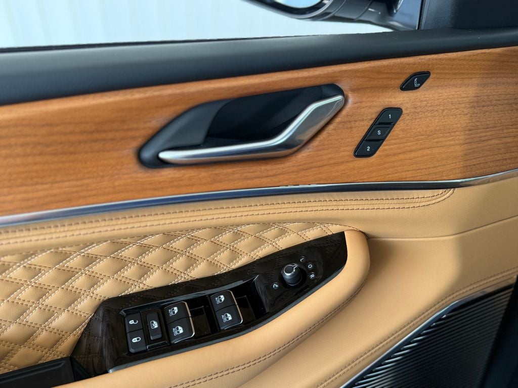 2025 Jeep Grand Cherokee Summit Reserve
