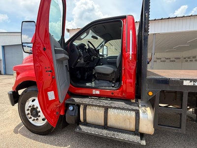 2017 Ford F-650SD Base