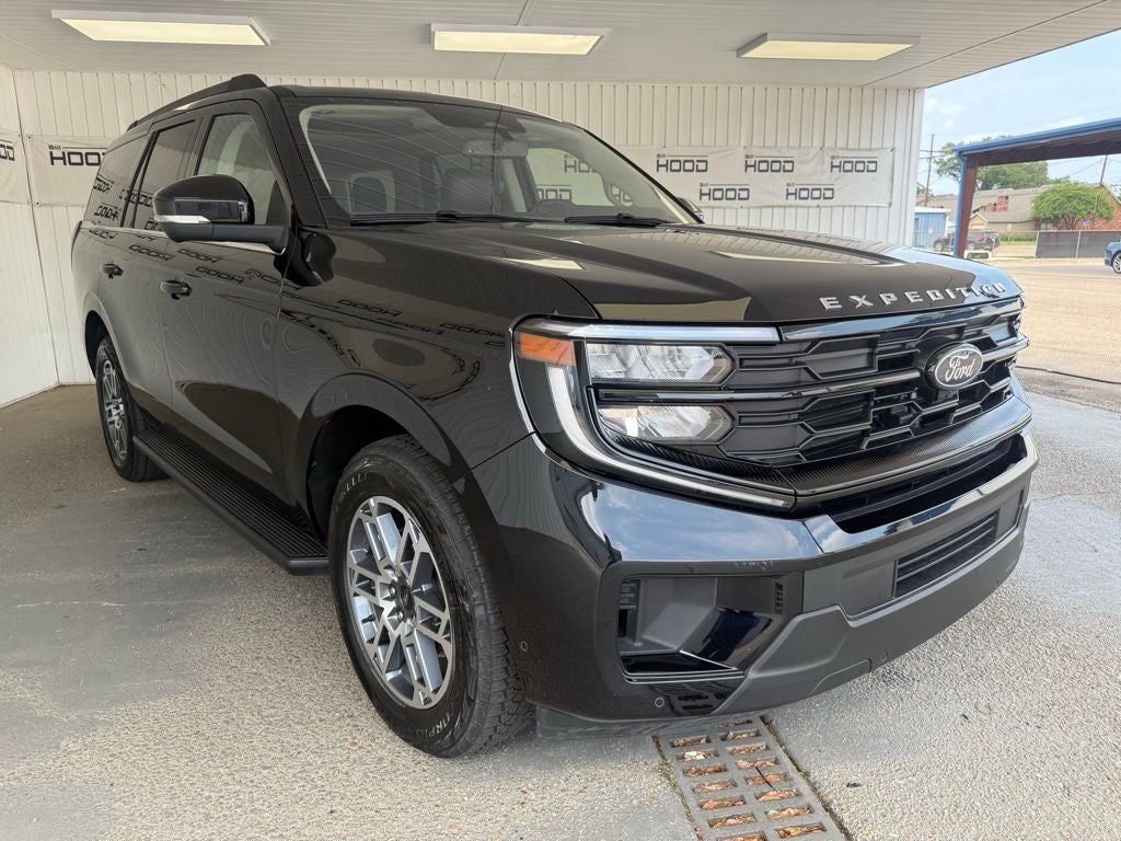 2025 Ford Expedition Active 4x4's photo