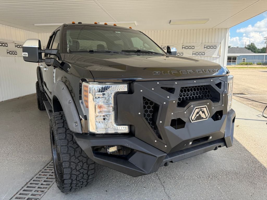2018 Ford F-250 XLT 4x4 Crew Cab 6-3/4' Box's photo