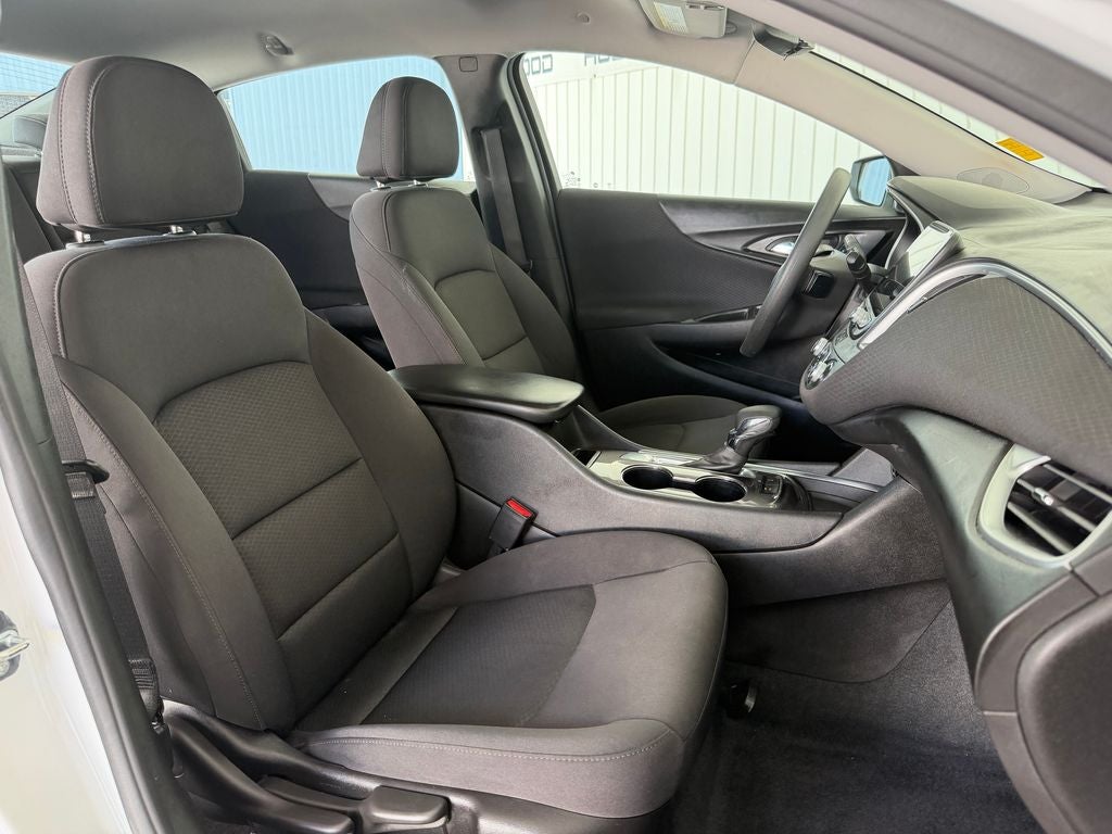 2022 Chevrolet Malibu LS 1FL