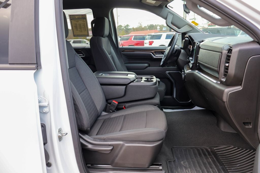 2025 Chevrolet Silverado 1500 LT LT1