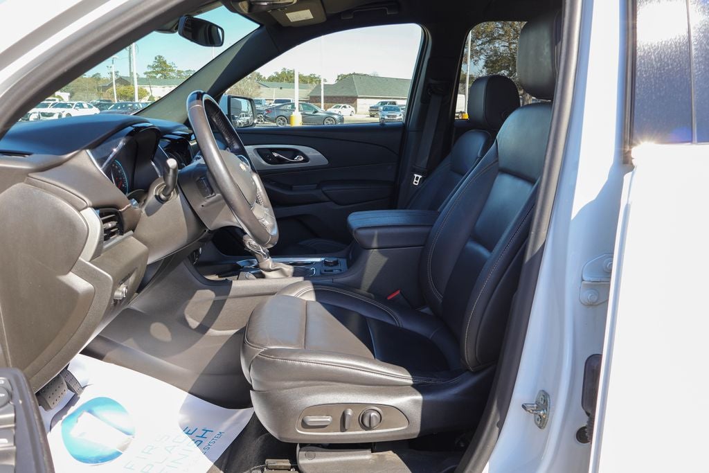2022 Chevrolet Traverse LT Leather