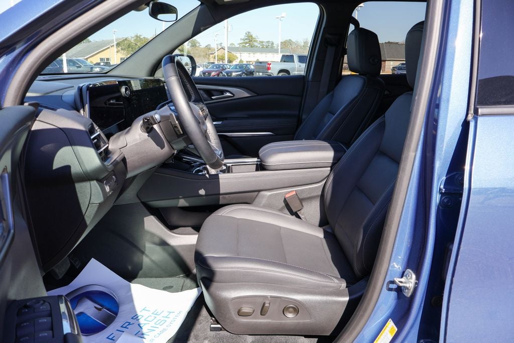 2025 Chevrolet Traverse LT 2LT