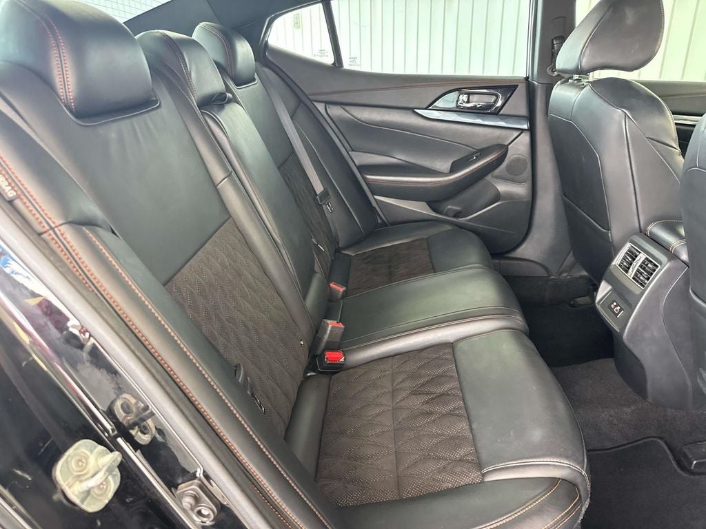 2021 Nissan Maxima SR