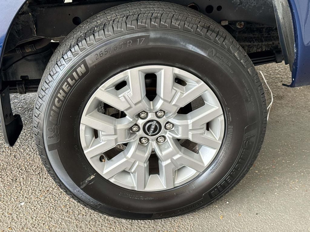 2023 Nissan Frontier SV