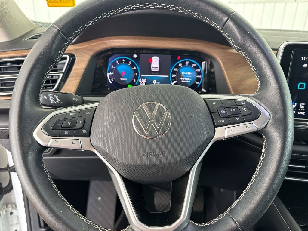 2025 Volkswagen Atlas 2.0T SE w/Technology