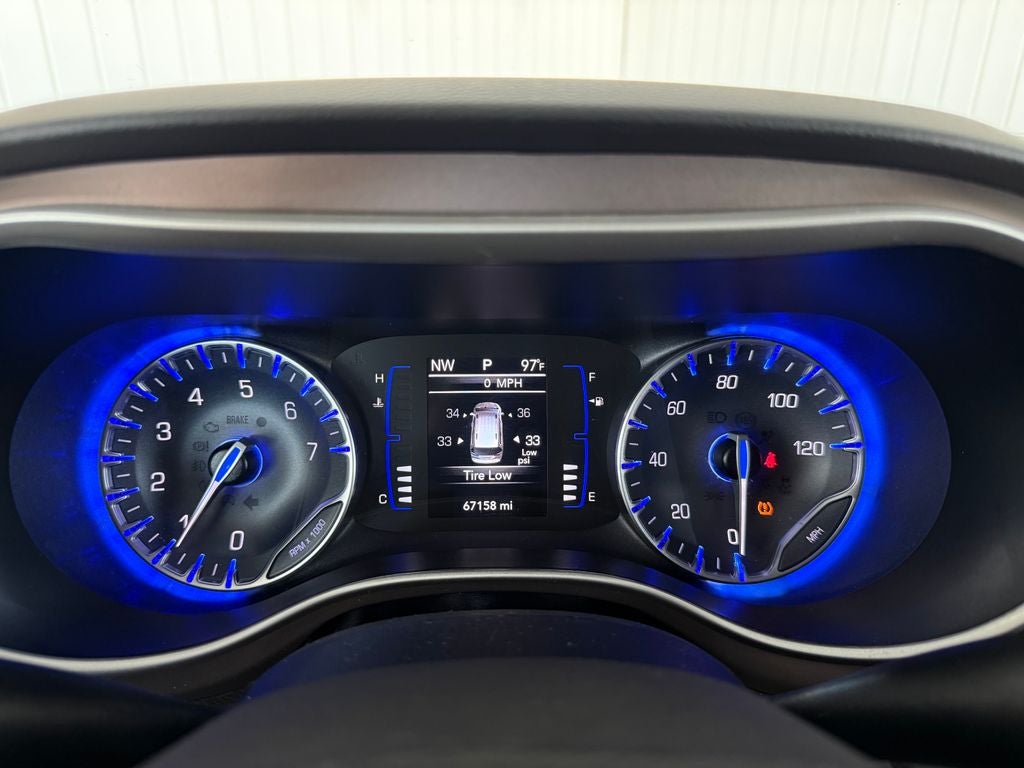 2023 Chrysler Voyager LX