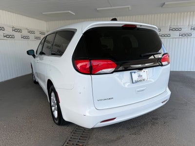 2023 Chrysler Voyager LX