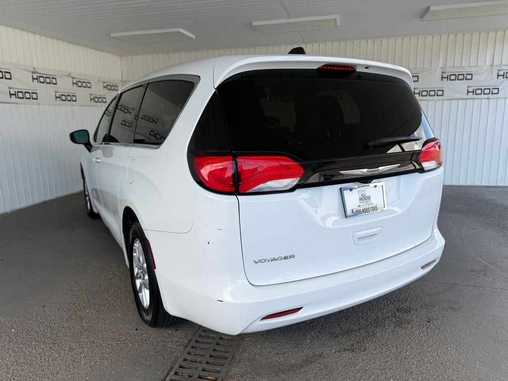 2023 Chrysler Voyager LX