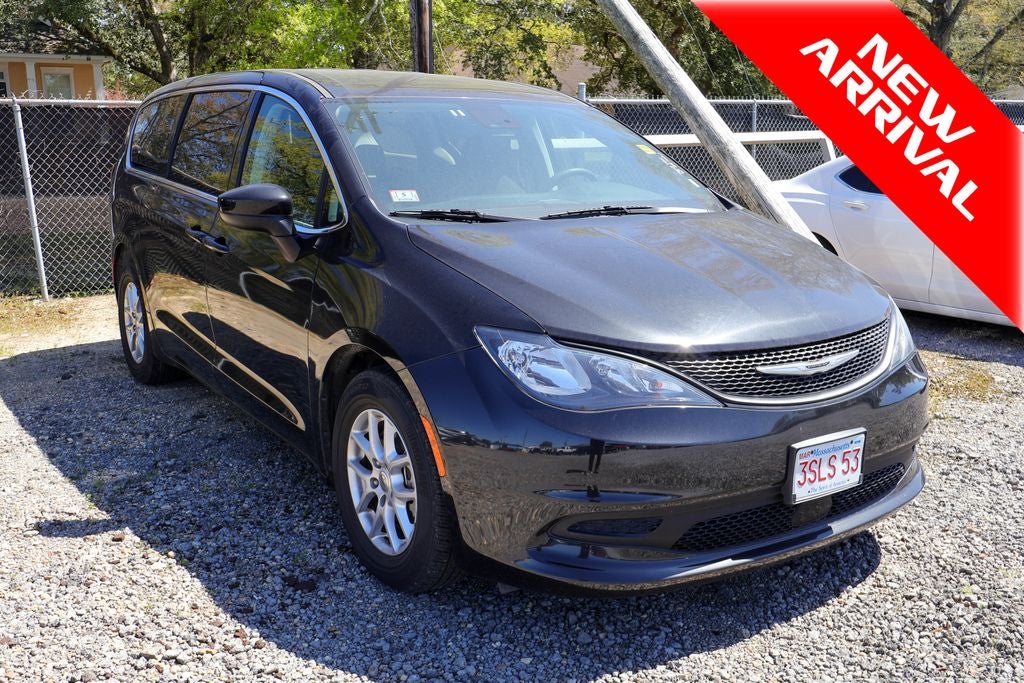 2023 Chrysler Voyager LX