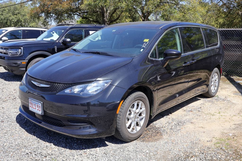 2023 Chrysler Voyager LX