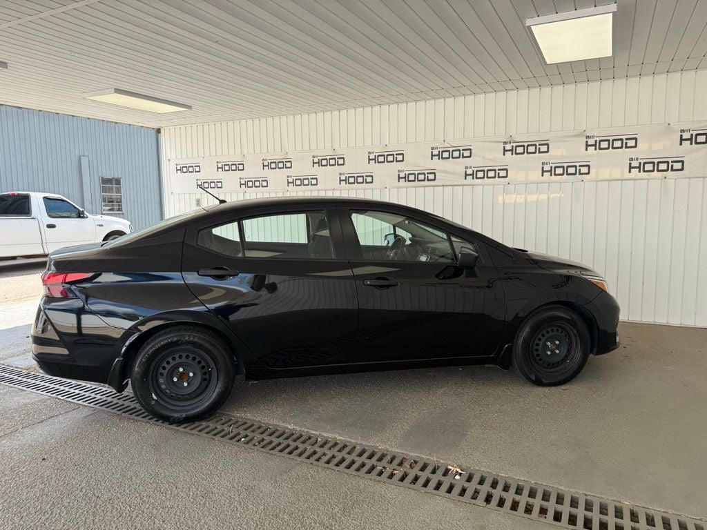 2023 Nissan Versa 1.6 S