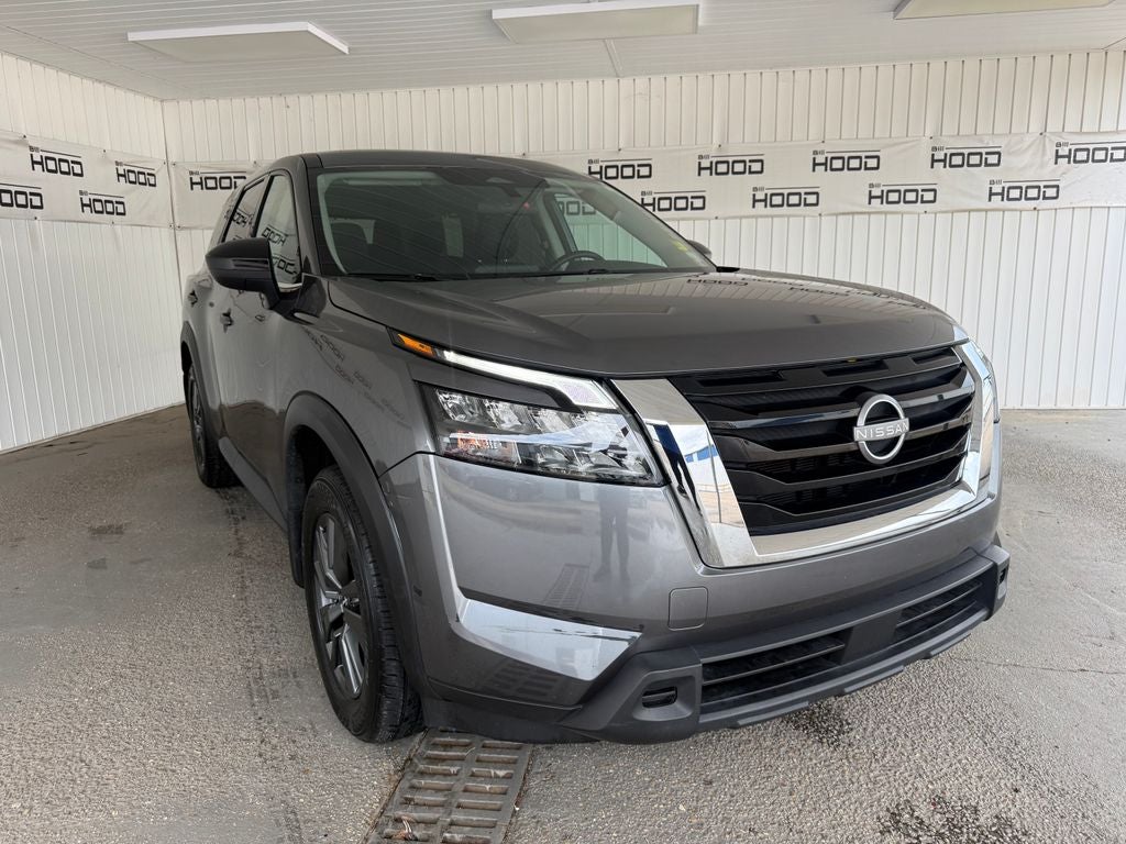 2023 Nissan Pathfinder S