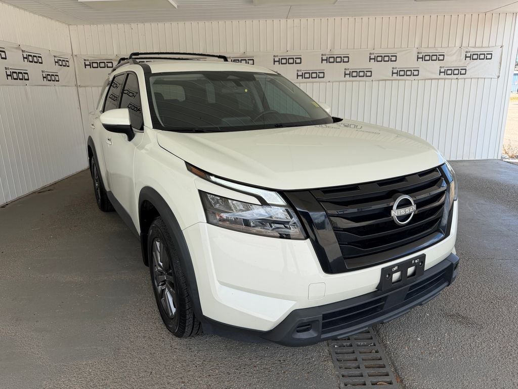 2023 Nissan Pathfinder SV