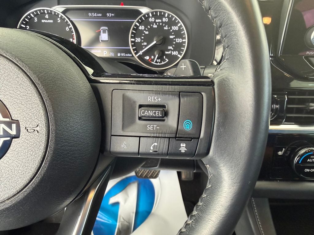 2023 Nissan Pathfinder SV