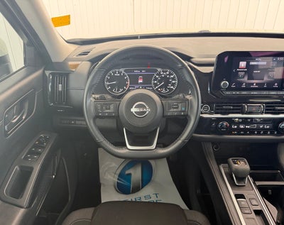 2023 Nissan Pathfinder SV