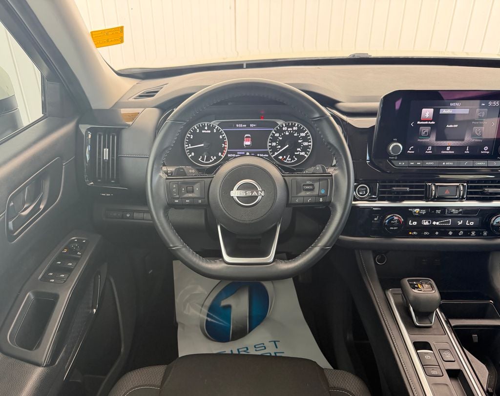 2023 Nissan Pathfinder SV