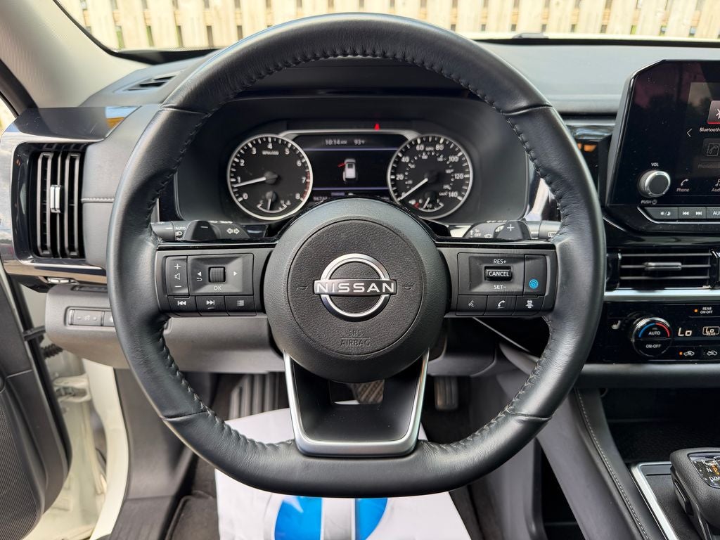2023 Nissan Pathfinder SV