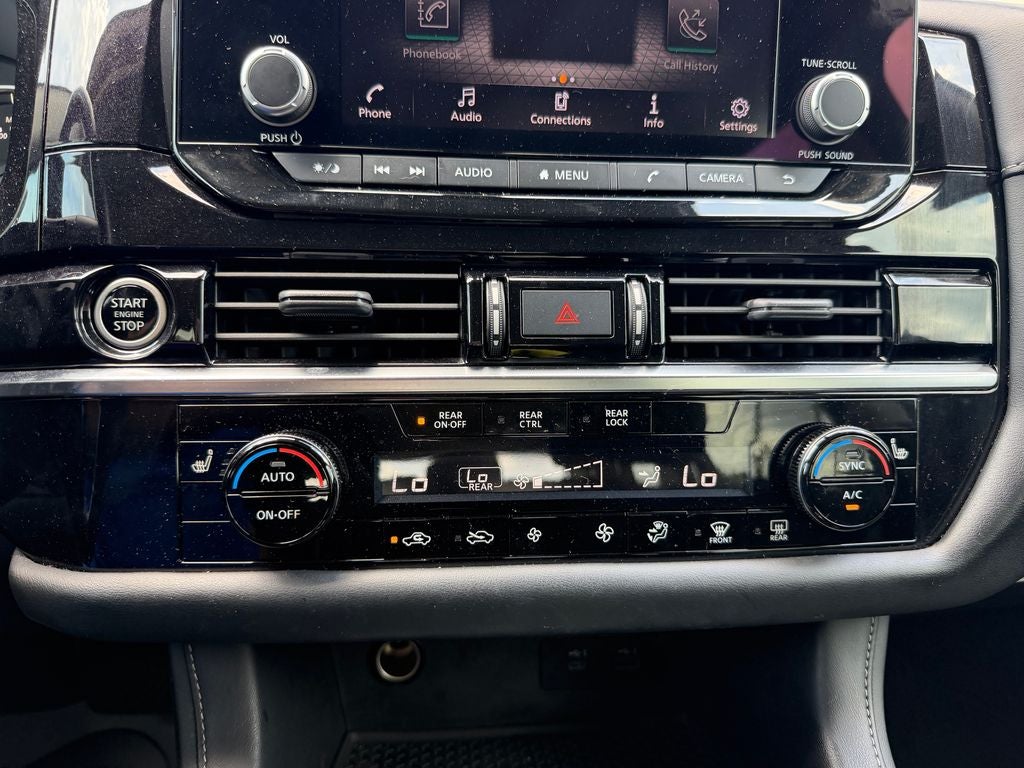 2023 Nissan Pathfinder SV