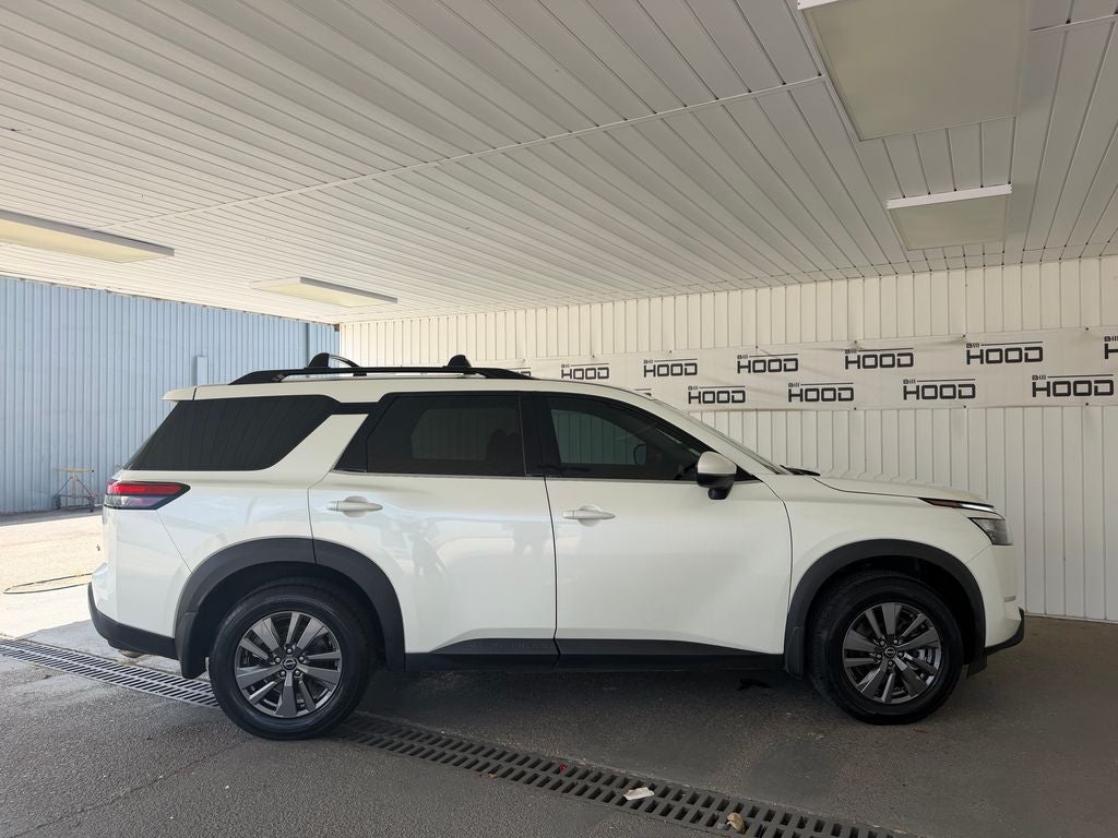 2023 Nissan Pathfinder SV