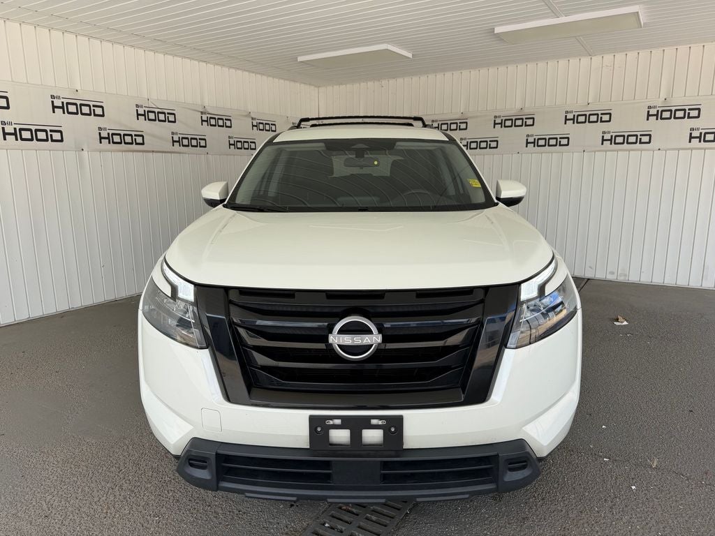 2023 Nissan Pathfinder SV