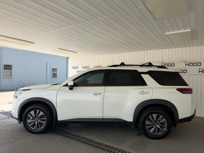 2023 Nissan Pathfinder SV