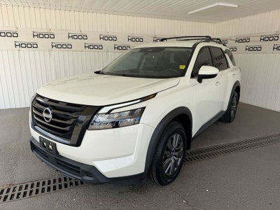 2023 Nissan Pathfinder SV