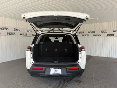 2023 Nissan Pathfinder SV
