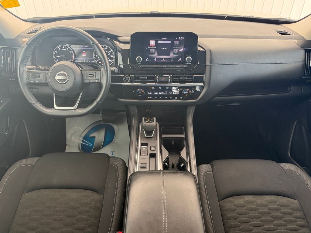 2023 Nissan Pathfinder SV