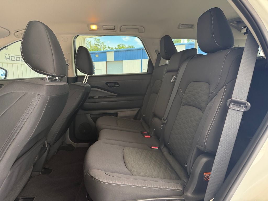 2023 Nissan Pathfinder SV