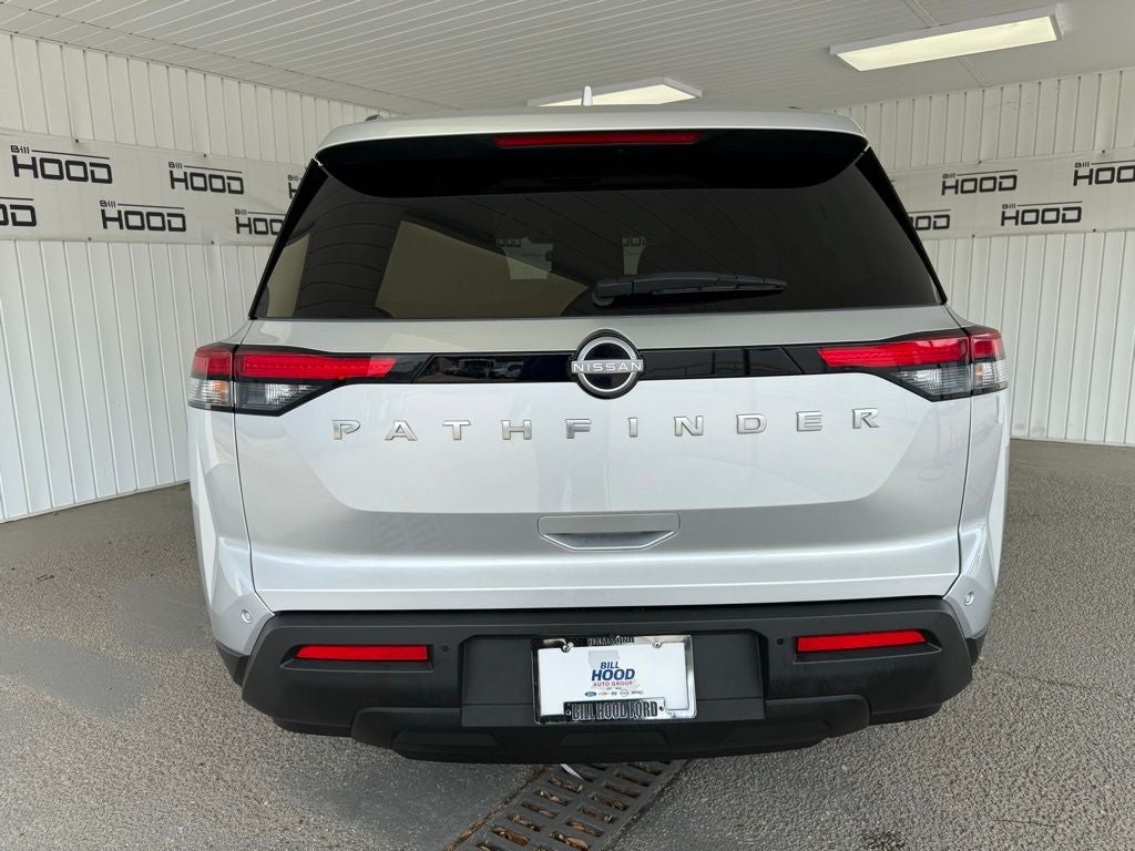 2025 Nissan Pathfinder SV
