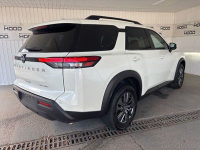 2024 Nissan Pathfinder SV