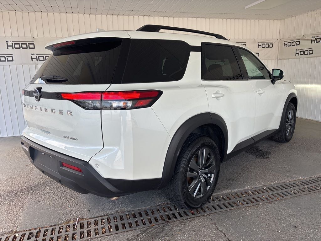 2024 Nissan Pathfinder SV