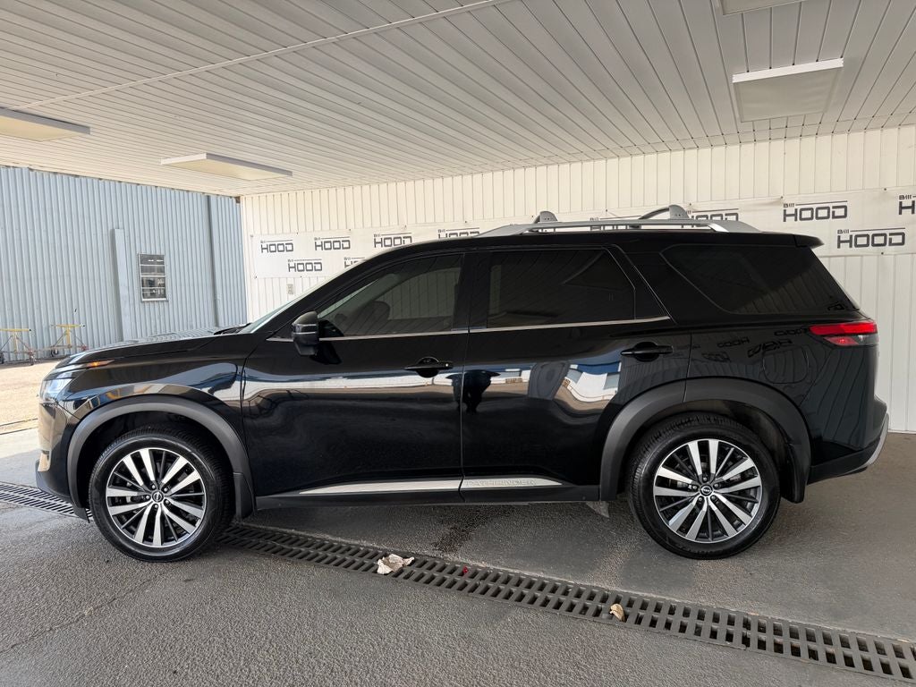 2022 Nissan Pathfinder Platinum