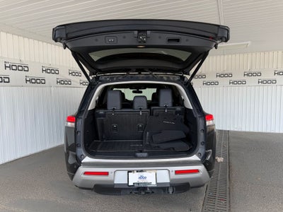 2022 Nissan Pathfinder Platinum