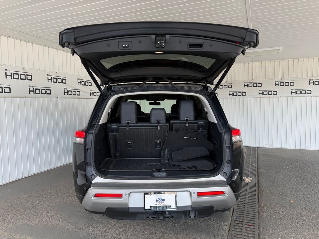 2022 Nissan Pathfinder Platinum