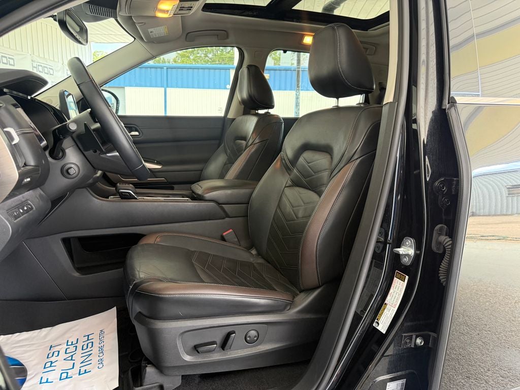 2022 Nissan Pathfinder Platinum