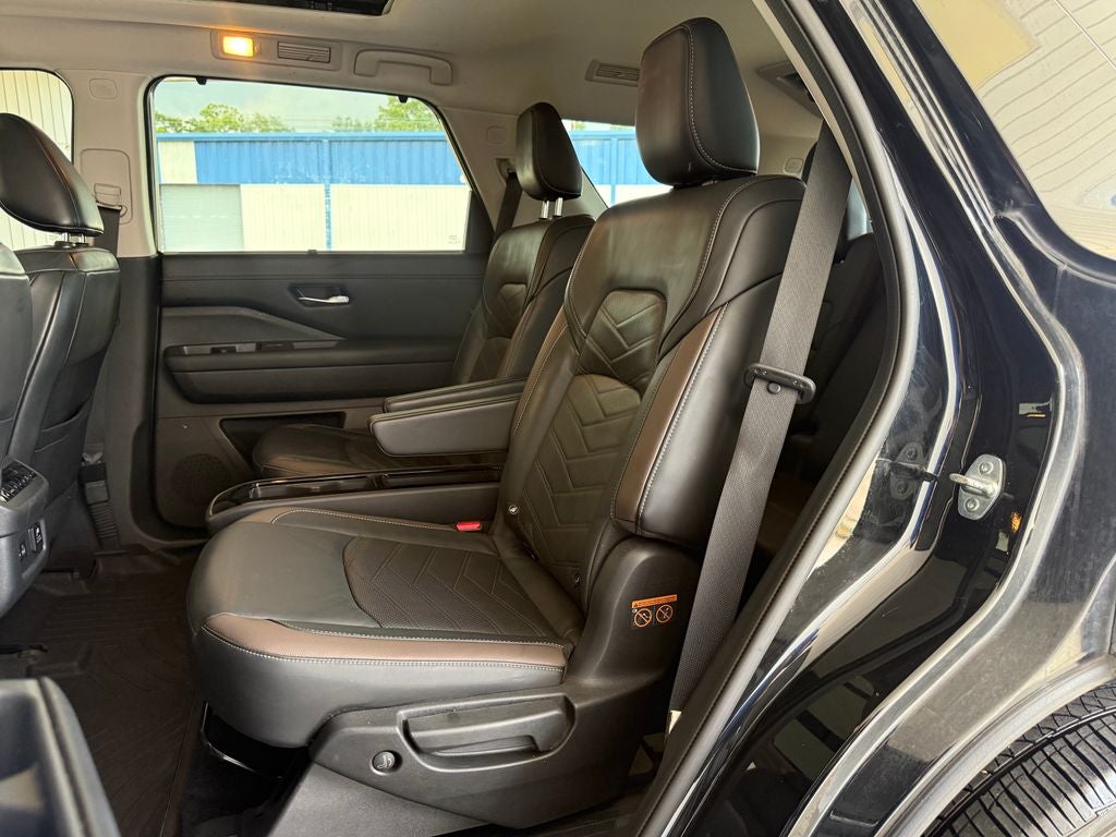 2022 Nissan Pathfinder Platinum