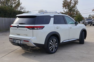 2023 Nissan Pathfinder Platinum