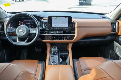 2023 Nissan Pathfinder Platinum