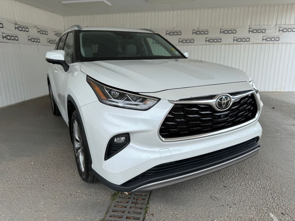 2023 Toyota Highlander Platinum