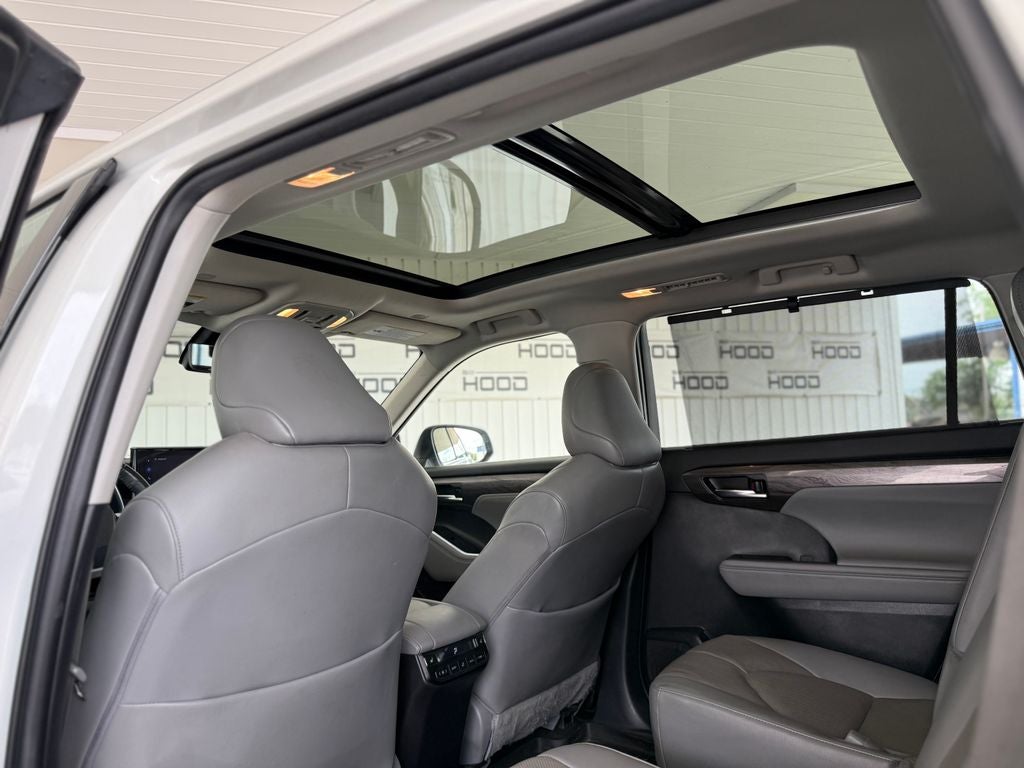 2023 Toyota Highlander Platinum