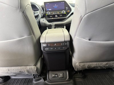 2023 Toyota Highlander Platinum