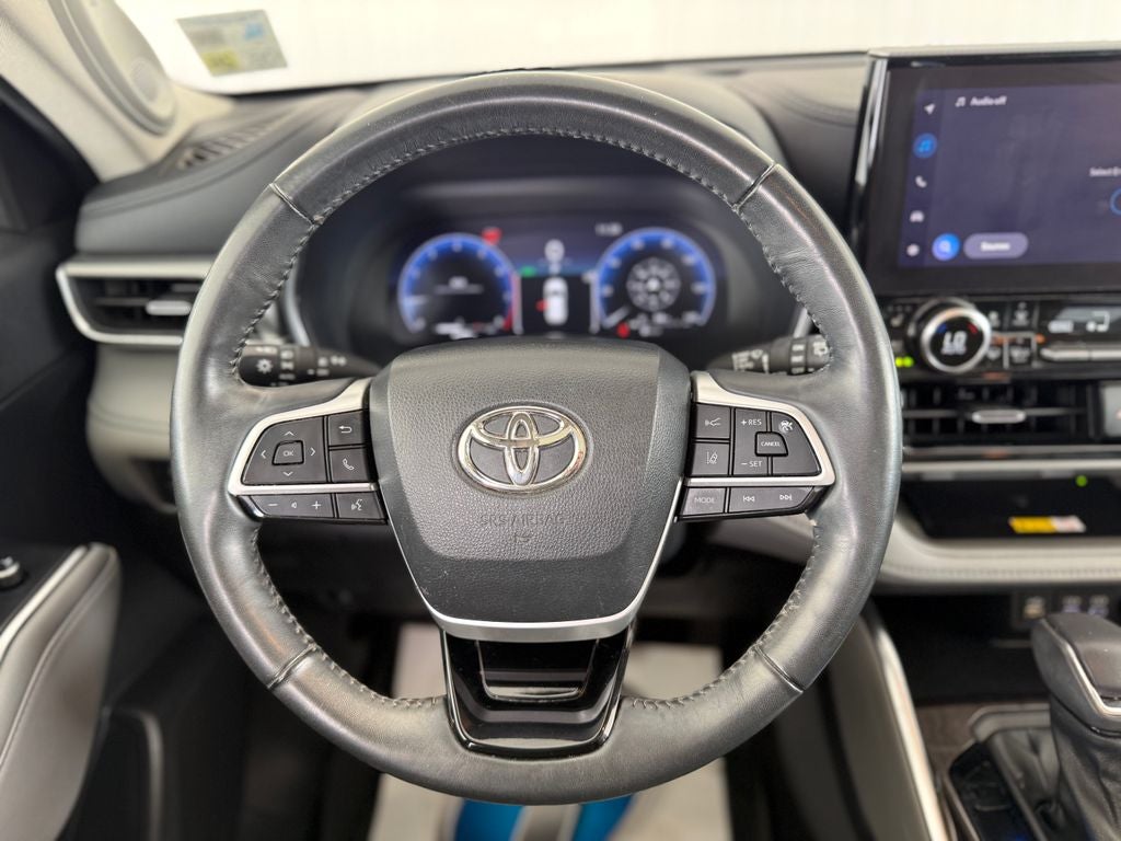 2023 Toyota Highlander Platinum