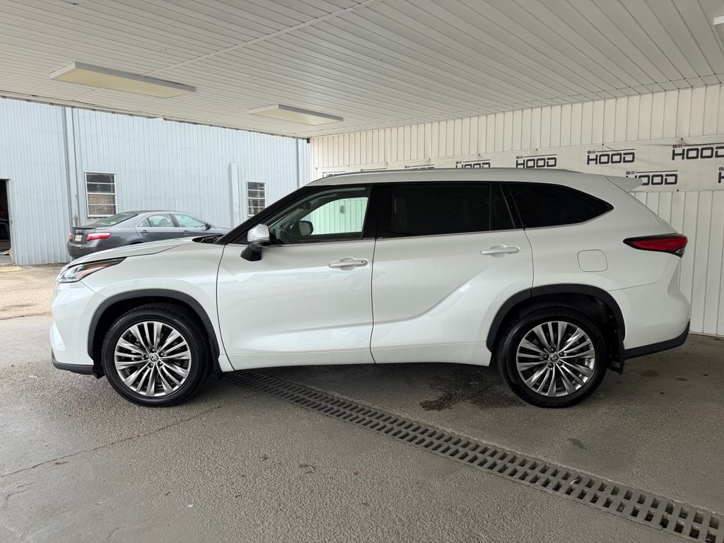 2023 Toyota Highlander Platinum