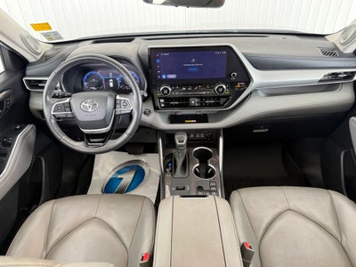 2023 Toyota Highlander Platinum