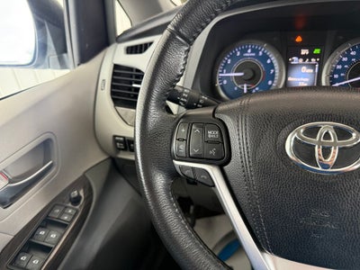 2018 Toyota Sienna XLE 8 Passenger