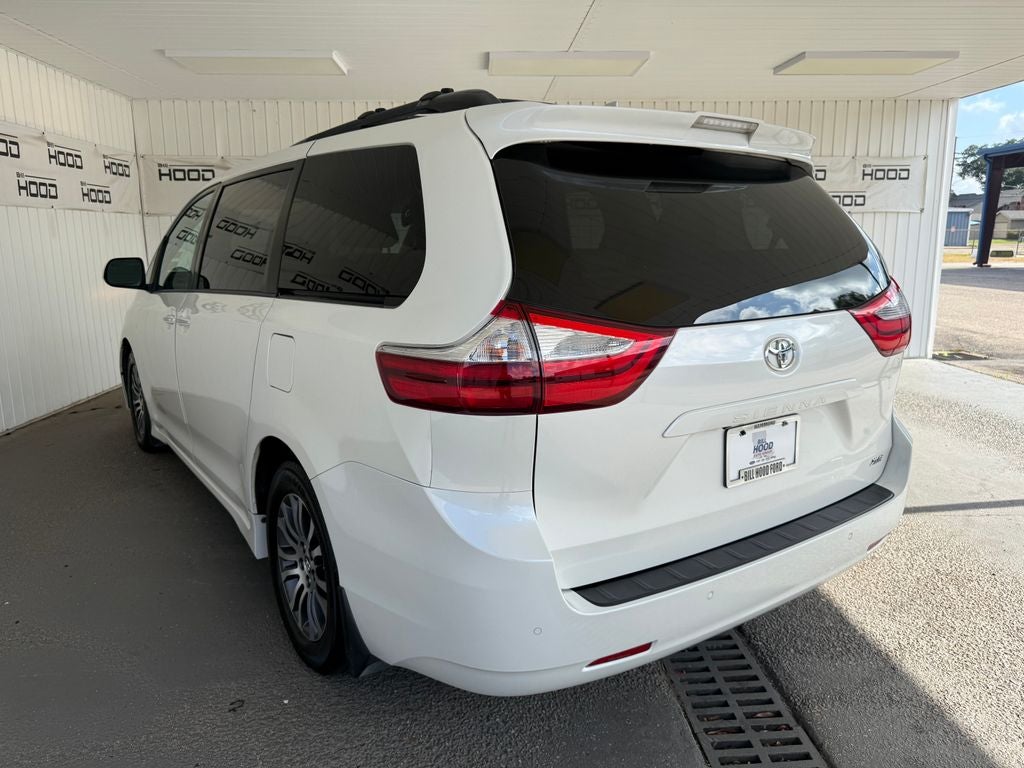 2018 Toyota Sienna XLE 8 Passenger